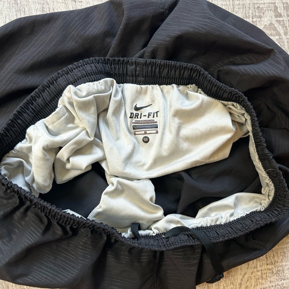 Nike Black Athletic Shorts with Elastic Waistband - Picture 3 of 3